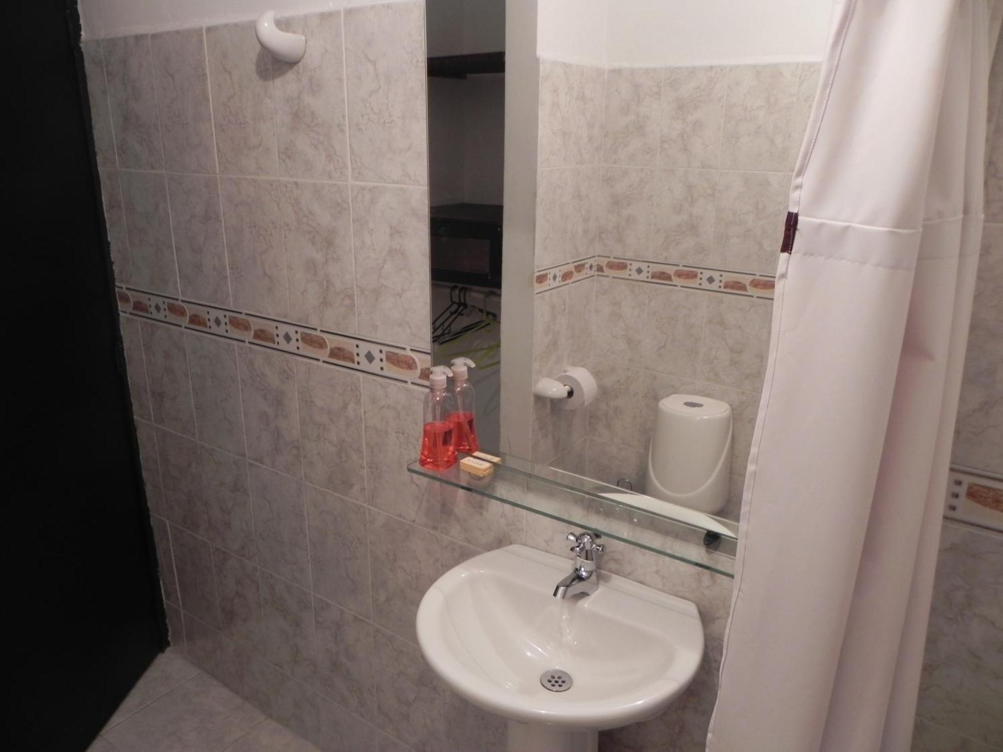 Hostal Tamarindo Inn 메딜린 외부 사진