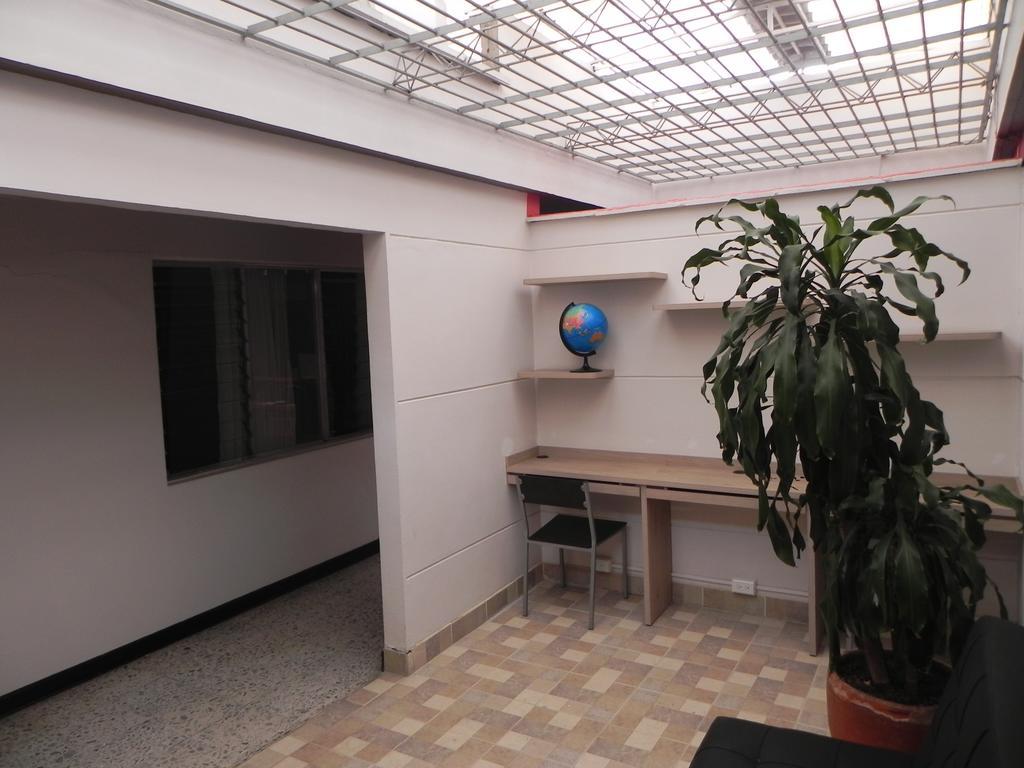 Hostal Tamarindo Inn 메딜린 외부 사진