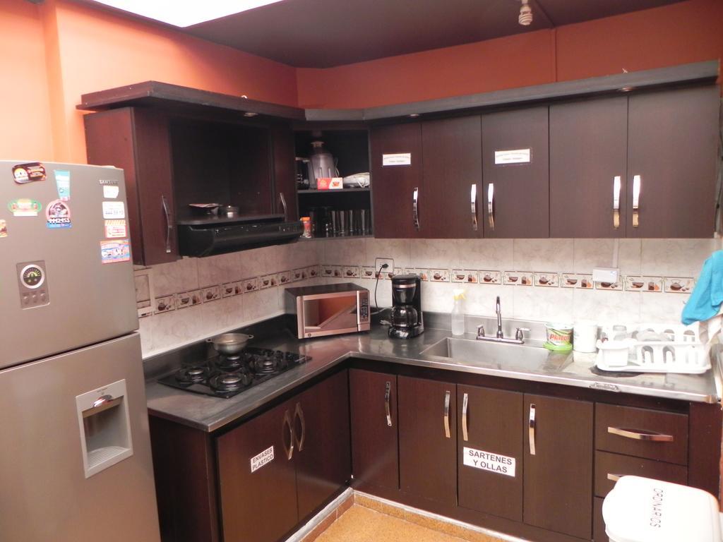 Hostal Tamarindo Inn 메딜린 외부 사진