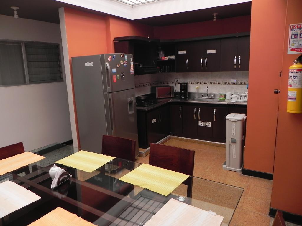 Hostal Tamarindo Inn 메딜린 외부 사진