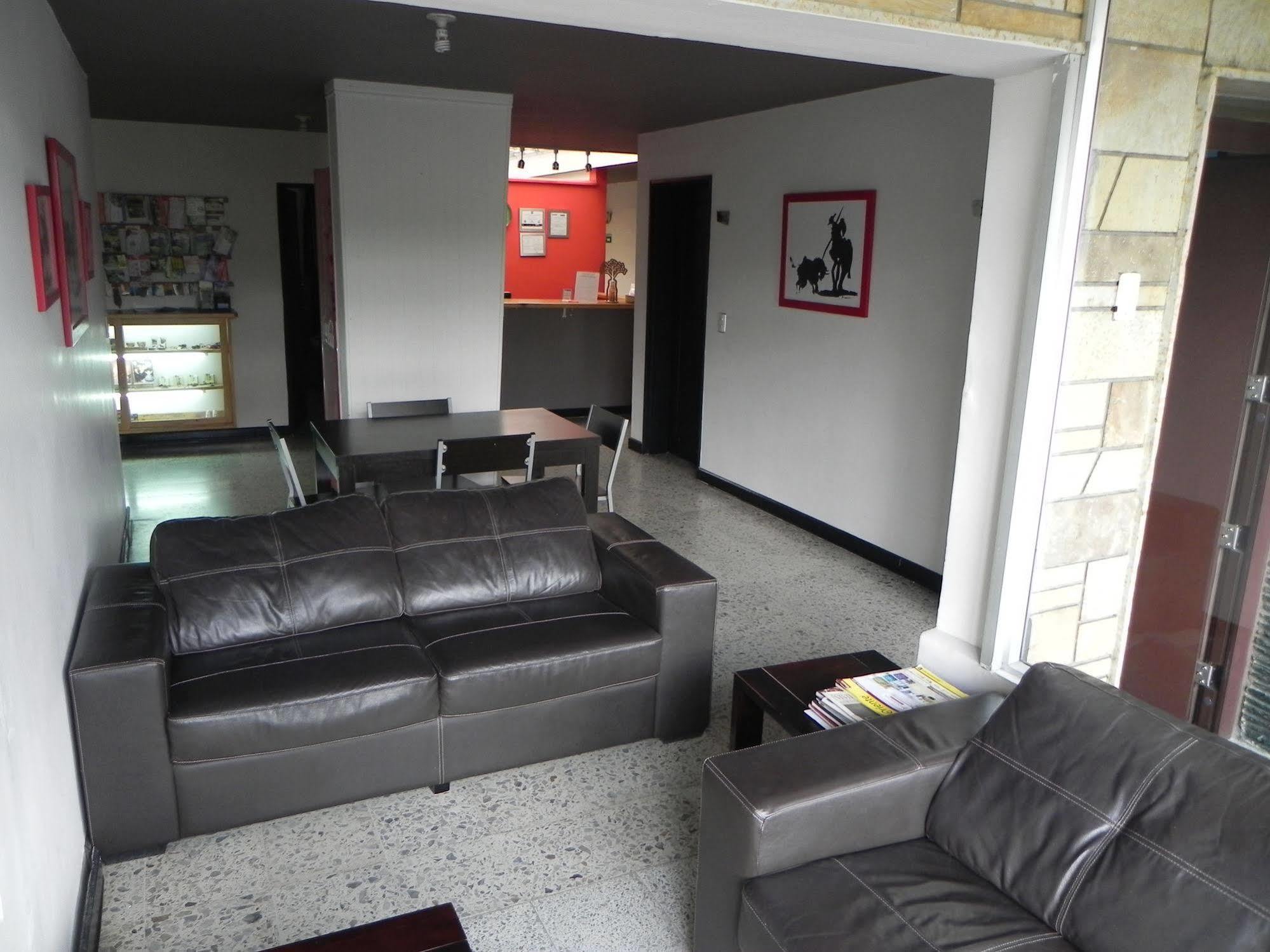 Hostal Tamarindo Inn 메딜린 외부 사진
