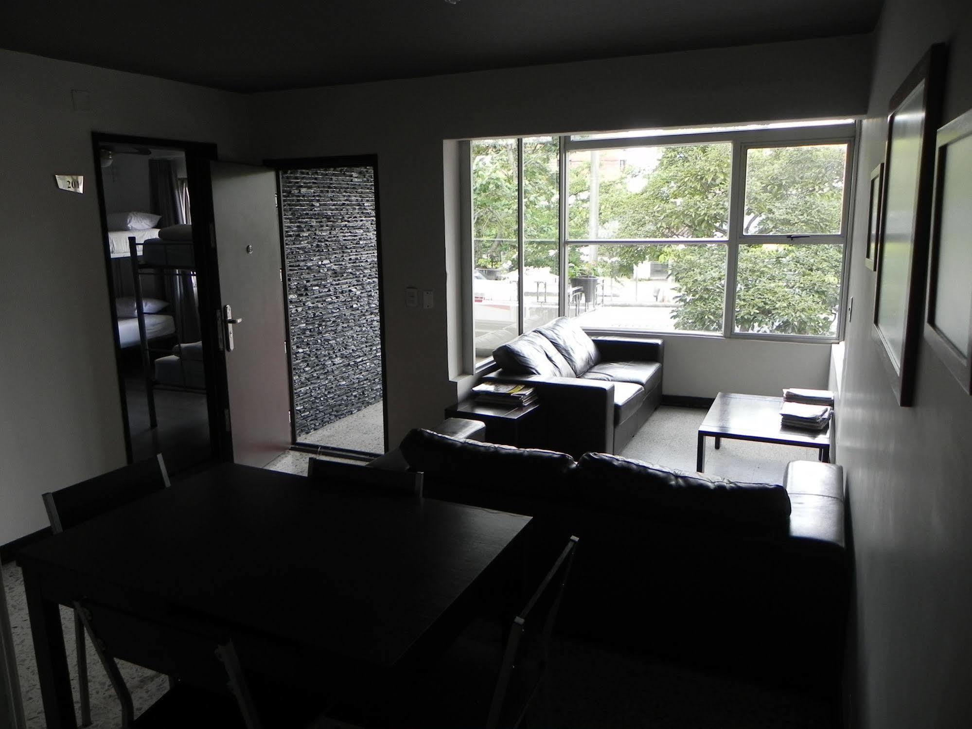 Hostal Tamarindo Inn 메딜린 외부 사진