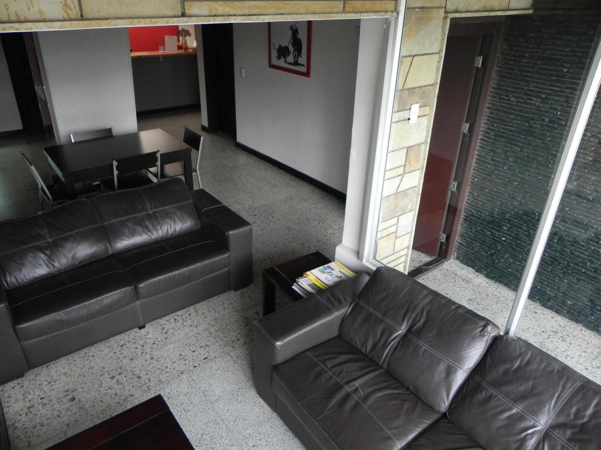Hostal Tamarindo Inn 메딜린 외부 사진