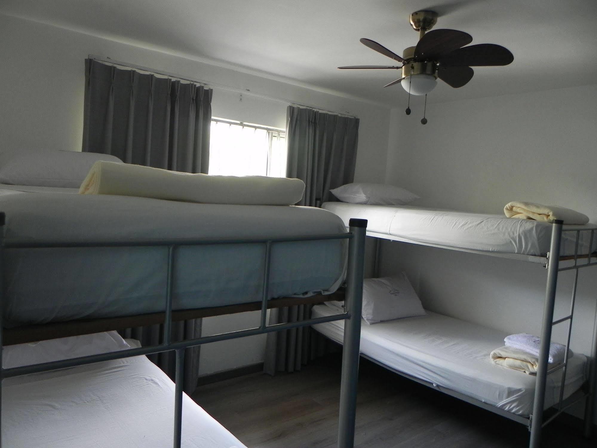 Hostal Tamarindo Inn 메딜린 외부 사진