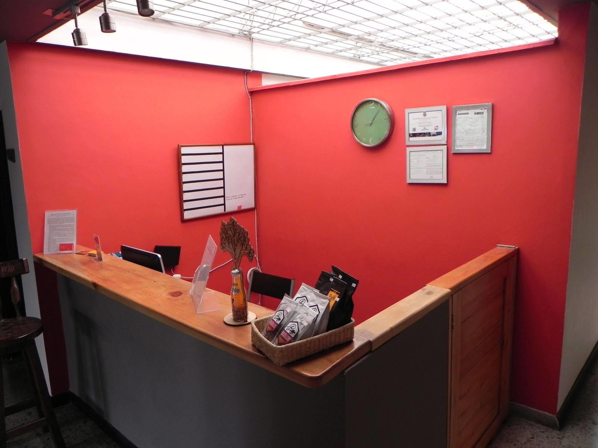 Hostal Tamarindo Inn 메딜린 외부 사진