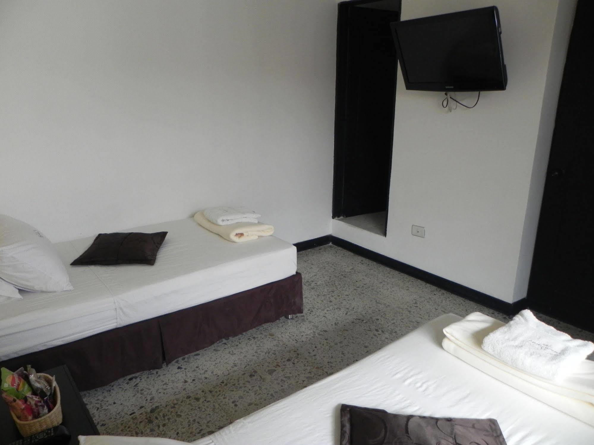 Hostal Tamarindo Inn 메딜린 외부 사진