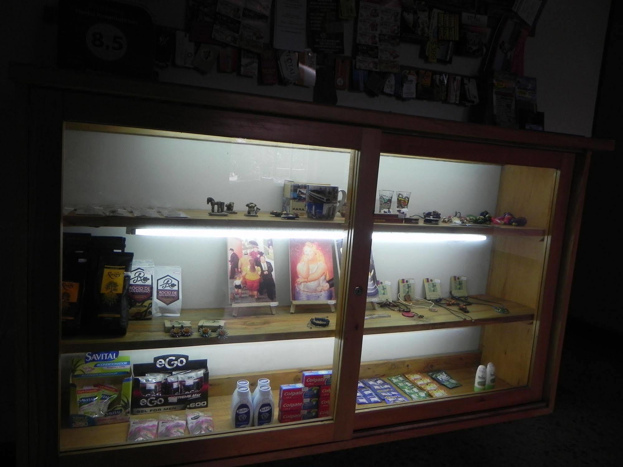 Hostal Tamarindo Inn 메딜린 외부 사진