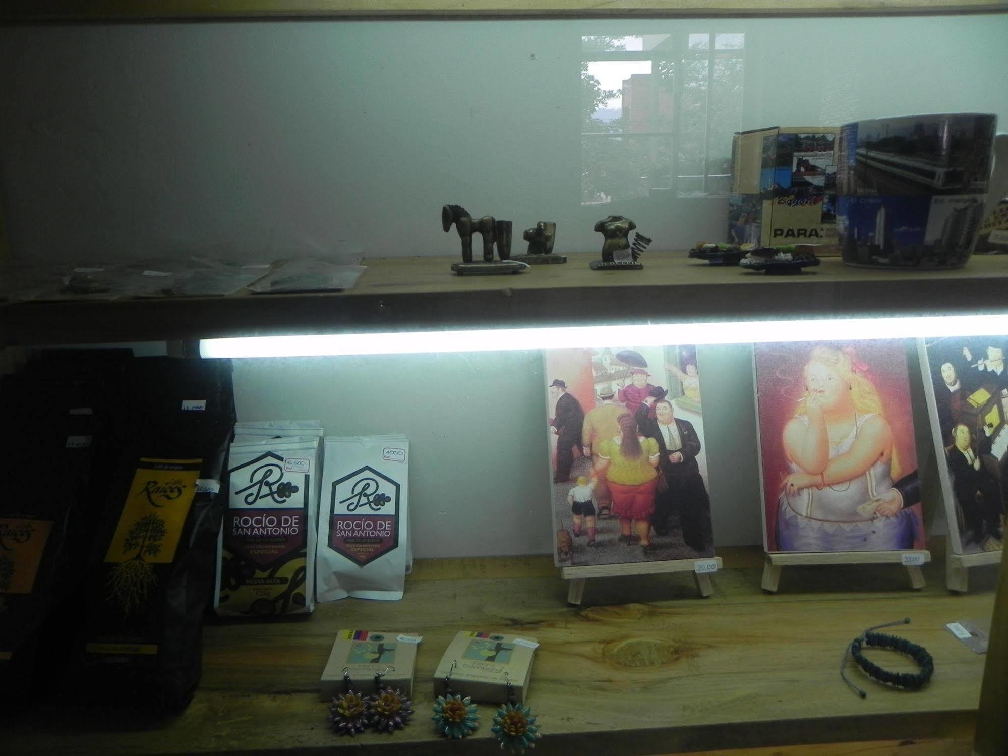 Hostal Tamarindo Inn 메딜린 외부 사진